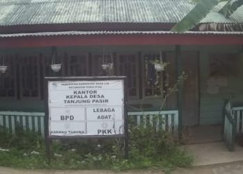 Diduga kantor desa tanjung pasir di alih fungsikan menjadi rumah pribadi sekdes