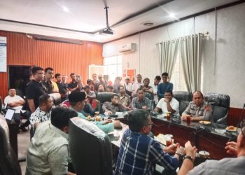 Atasi Abu dan Jalan Rusak di Pematang Cengal, DPRD Langkat Janjikan 1 Km Aspal, EMP Gebang Bantu 200 Truk Sertu
